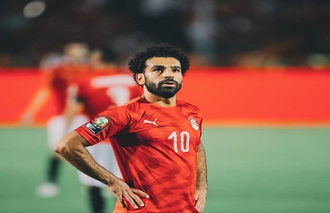 أخبار منتخب مصر : حسام حسن يهاجم محمد صلاح بسبب الجزائري رياض محرز