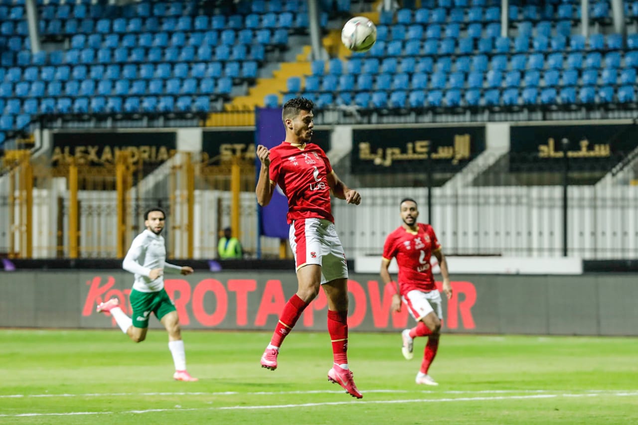 أخبار الأهلي : الأهلي يقترب من ضم “شبيه” محمد شريف.. وتوصيه بلاعب أخر من لجنة الخطيط