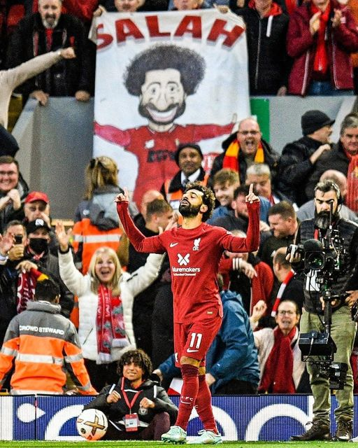 فيل يتسلق شجرة.. شقيق محمد صلاح يسخر من معاناة أرسنال بالدوري الإنجليزي