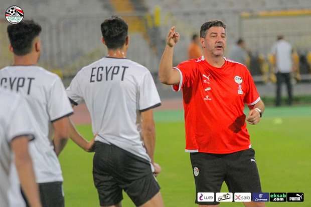 أخبار الأهلي : 4 وجوه جديدة تدخل حسابات فيتوريا مع منتخب مصر