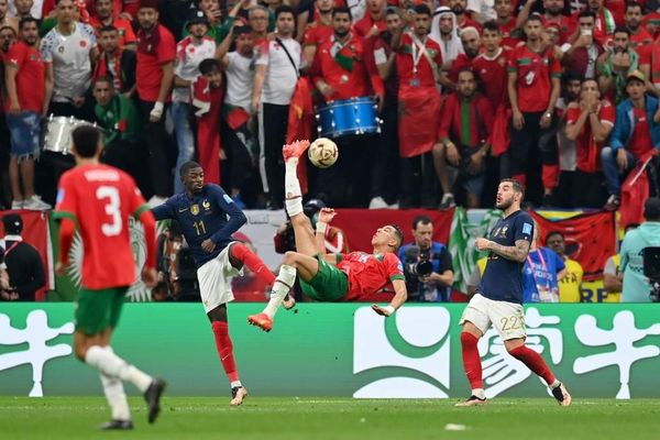 فرنسا تُطيح بالمغرب من كأس العالم.. وتضرب موعداً مع الأرجنتين في نهائي المونديال