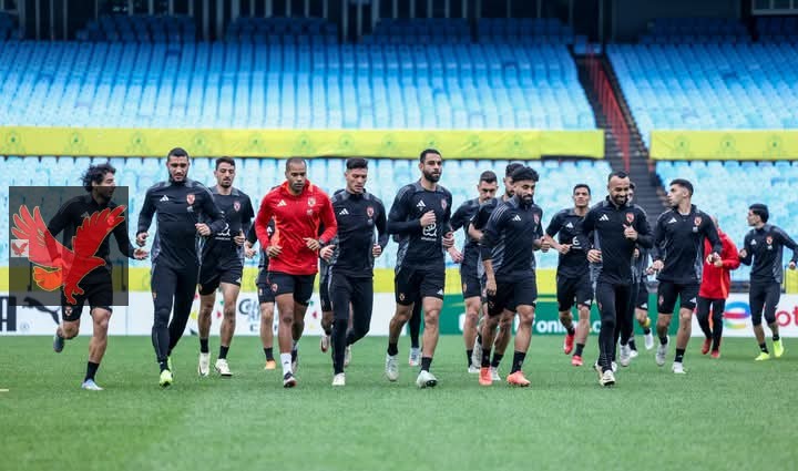 نجم الأهلي يوقع عقود انتقاله مقابل 1.5 مليون دولار لمدة موسمين..لبطل الخليج