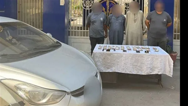 إلقاء القبض على 4 أفراد في القاهرة بتهمة الاحتيال على المواطنين