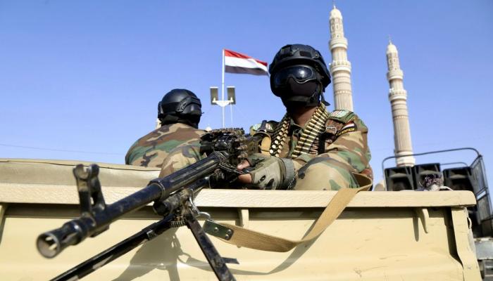 الحوثي يعيد هندسة المشهد السياسي بصنعاء.. حملة أمنية لـ«اختراع معارضة»