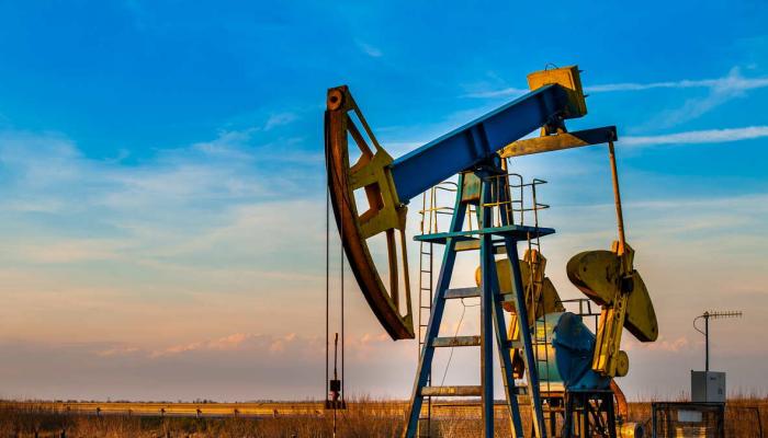 سعر النفط يتجه لإنهاء خسائر دامت أسبوعين مع ضبابية محادثات أوكرانيا