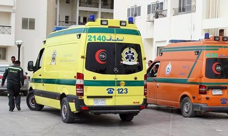 انقلاب سيارة ربع نقل على طريق أسيوط الصحراوي يصيب 6 أشخاص بالفيوم