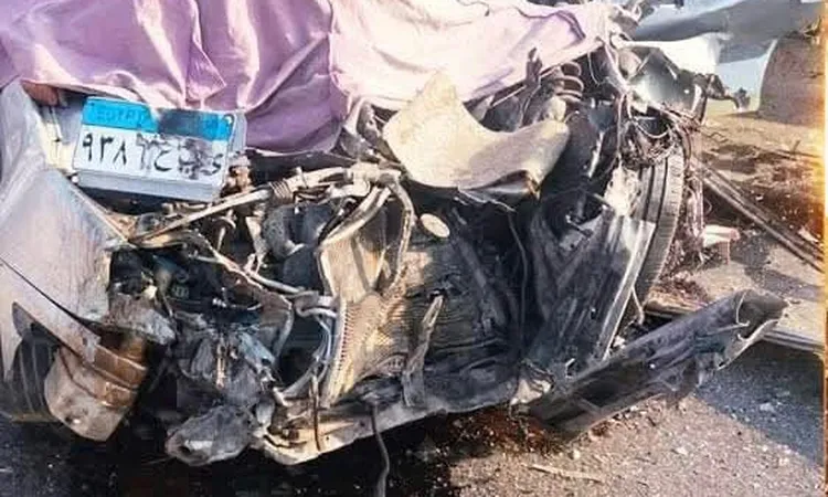 السيارة اتعجنت.. وفاة وإصابة 4 أشخاص فى حادث تصادم ملاكى ونقل بأسيوط