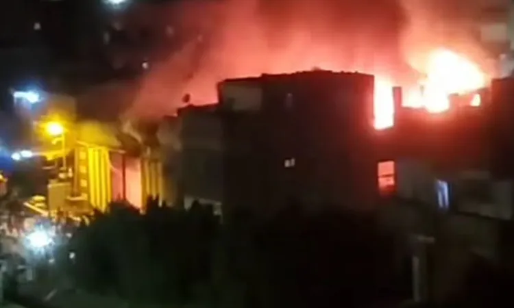 خسائر فادحة.. حريق هائل يلتهم مخازن أخشاب بالإسماعيلية والحماية المدنية تحاول السيطرة