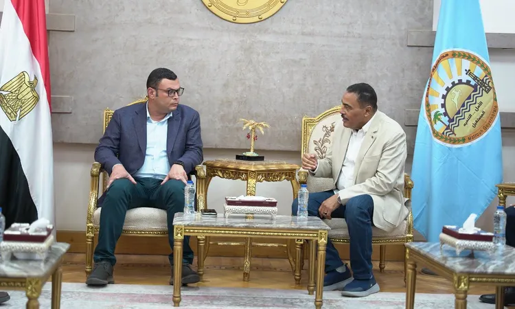 وزير الإسكان يصل لمطروح لمتابعة موقف عدد من المشروعات بالمحافظة